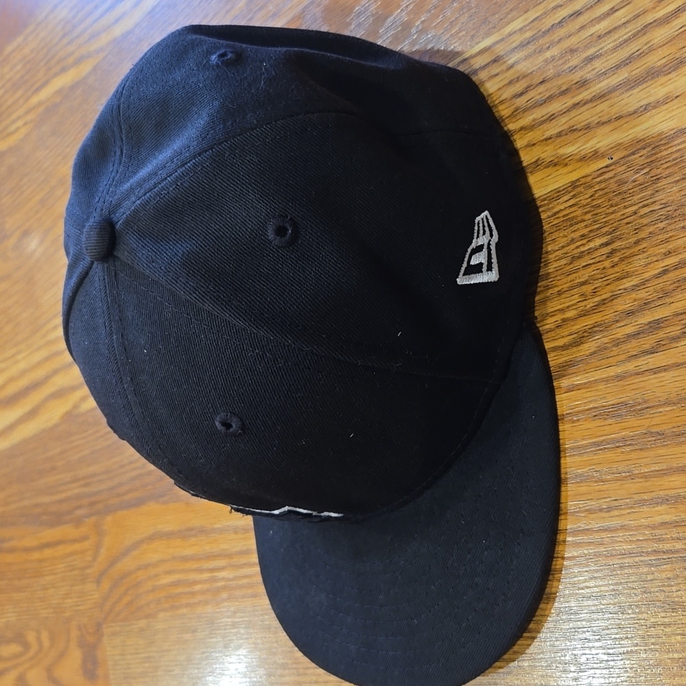 Black Baseball Cap LA - Picture 2 of 10